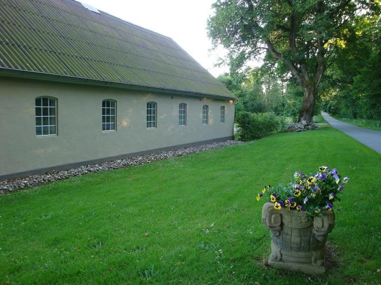 Engelsholm Bed & Breakfast Bredsten  Экстерьер фото